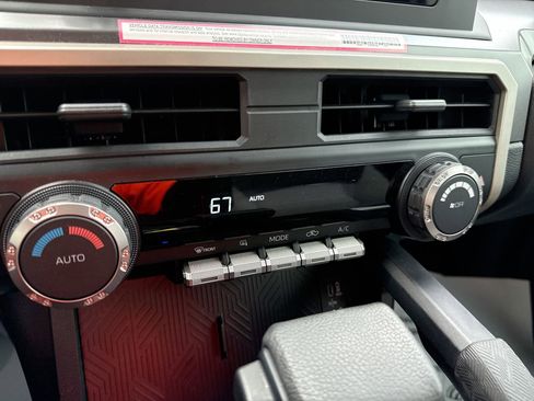 Used 2024 Toyota Tacoma TRD Sport image 17