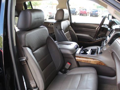 Used 2016 GMC Yukon XL Denali w/ Open Road Package AWD/4WD image 9