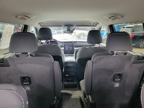 Used 2022 Jeep Grand Cherokee L Laredo w/ Luxury Tech Group I image 12