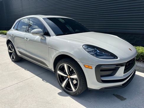 Certified 2026 Porsche Macan AWD/4WD image 11