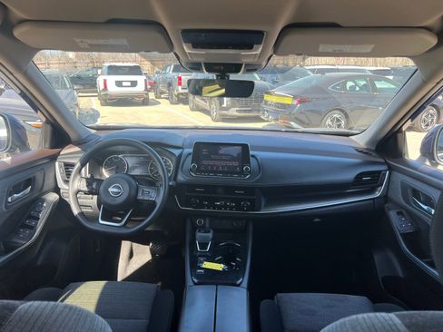 Used 2023 Nissan Rogue SV image 20