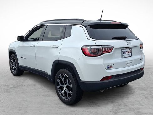 Used 2024 Jeep Compass Limited image 3