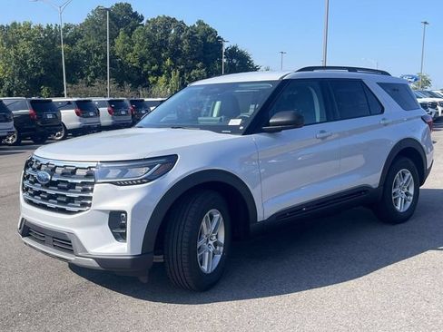 New 2026 Ford Explorer Active w/ Active Comfort Package RWD image 5