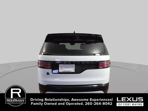 Used 2024 Land Rover Discovery Dynamic SE AWD/4WD image 8