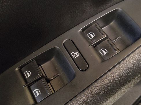 Used 2016 Volkswagen Jetta Sport image 27