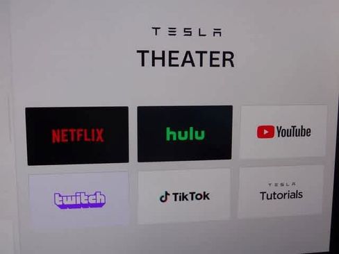 Used 2025 Tesla Model Y Long Range image 27