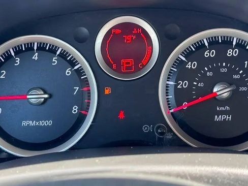 Used 2011 Nissan Sentra 2.0 SR FWD image 17