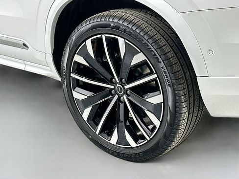 New 2025 Volvo XC90 T8 Ultra w/ Protection Package Premier image 21