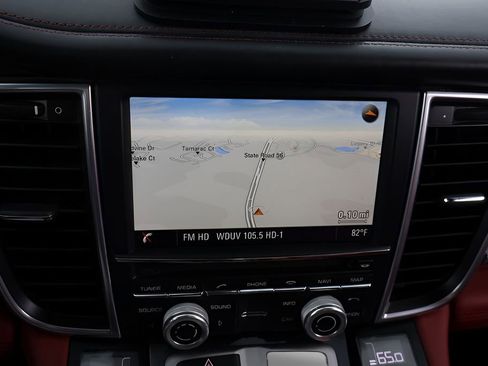 Used 2016 Porsche Panamera 4 image 24