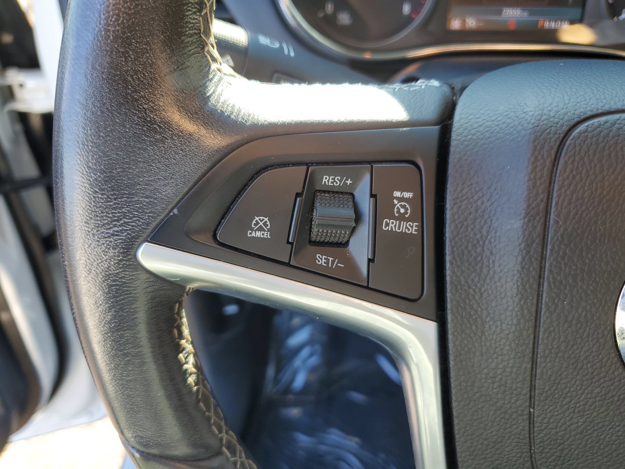Used 2022 Buick Encore Preferred w/ Safety Package FWD image 19