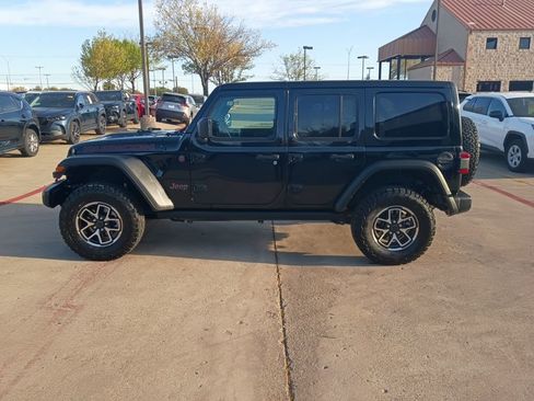 Used 2025 Jeep Wrangler Unlimited Rubicon w/ Convenience Group image 4