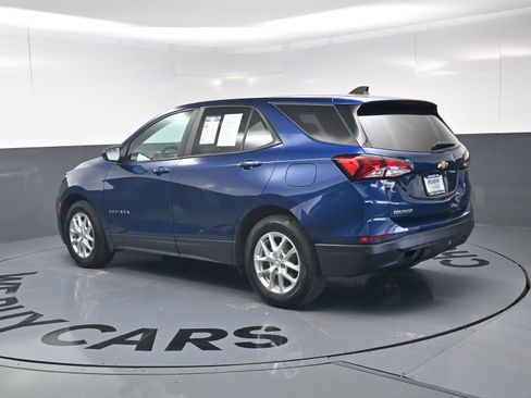 Used 2022 Chevrolet Equinox LS w/ LS Convenience Package FWD image 7