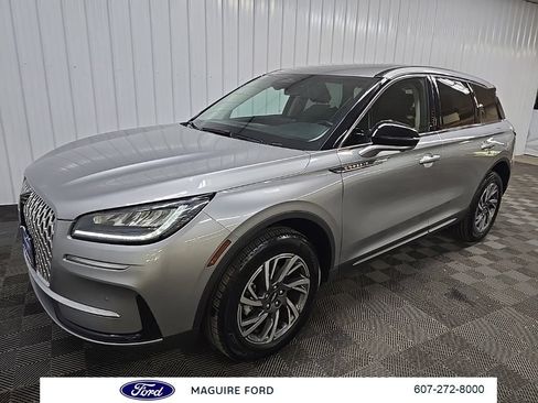 Used 2023 Lincoln Corsair AWD w/ Equipment Group 101A image 11