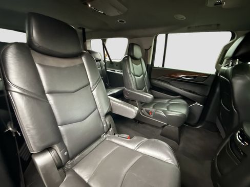 Used 2020 Cadillac Escalade ESV Luxury image 29