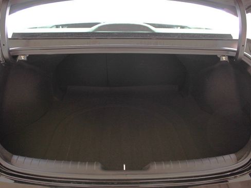 Used 2025 Hyundai Elantra SEL FWD image 13