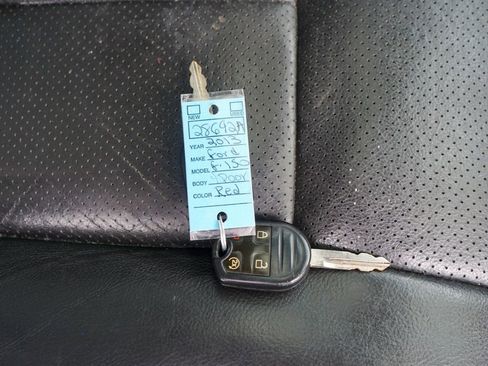 Used 2013 Ford F150 Lariat w/ Luxury Equipment Group image 30