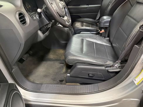 Used 2017 Jeep Patriot High Altitude AWD/4WD image 57