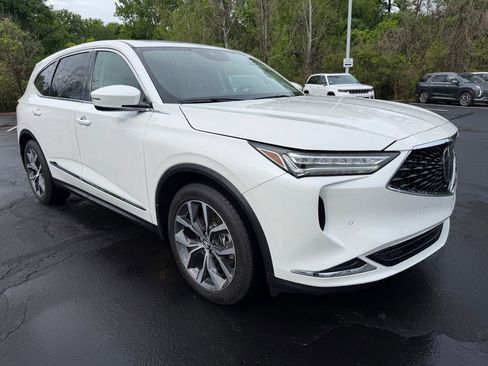Used 2023 Acura MDX SH-AWD w/ Technology Package image 4