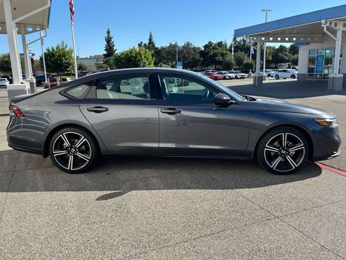 Used 2026 Honda Accord SE image 4