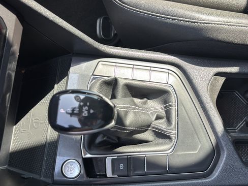 Used 2023 Volkswagen Tiguan SE FWD image 21