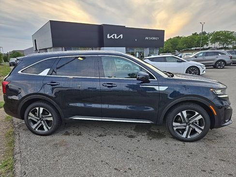 Used 2023 Kia Sorento EX AWD/4WD image 2