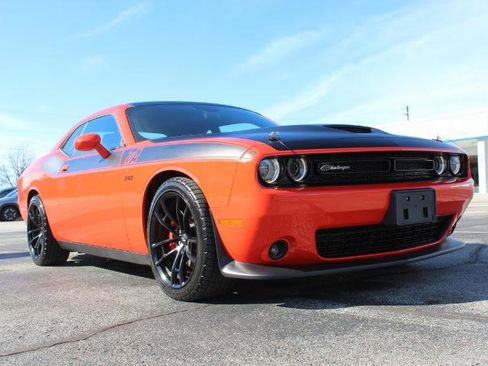 Used 2021 Dodge Challenger R/T Scat Pack w/ T/A Package image 2