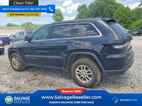 Used 2018 Jeep Grand Cherokee Laredo AWD/4WD image 3