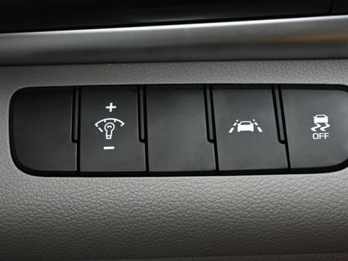 Used 2020 Hyundai Elantra SE image 12