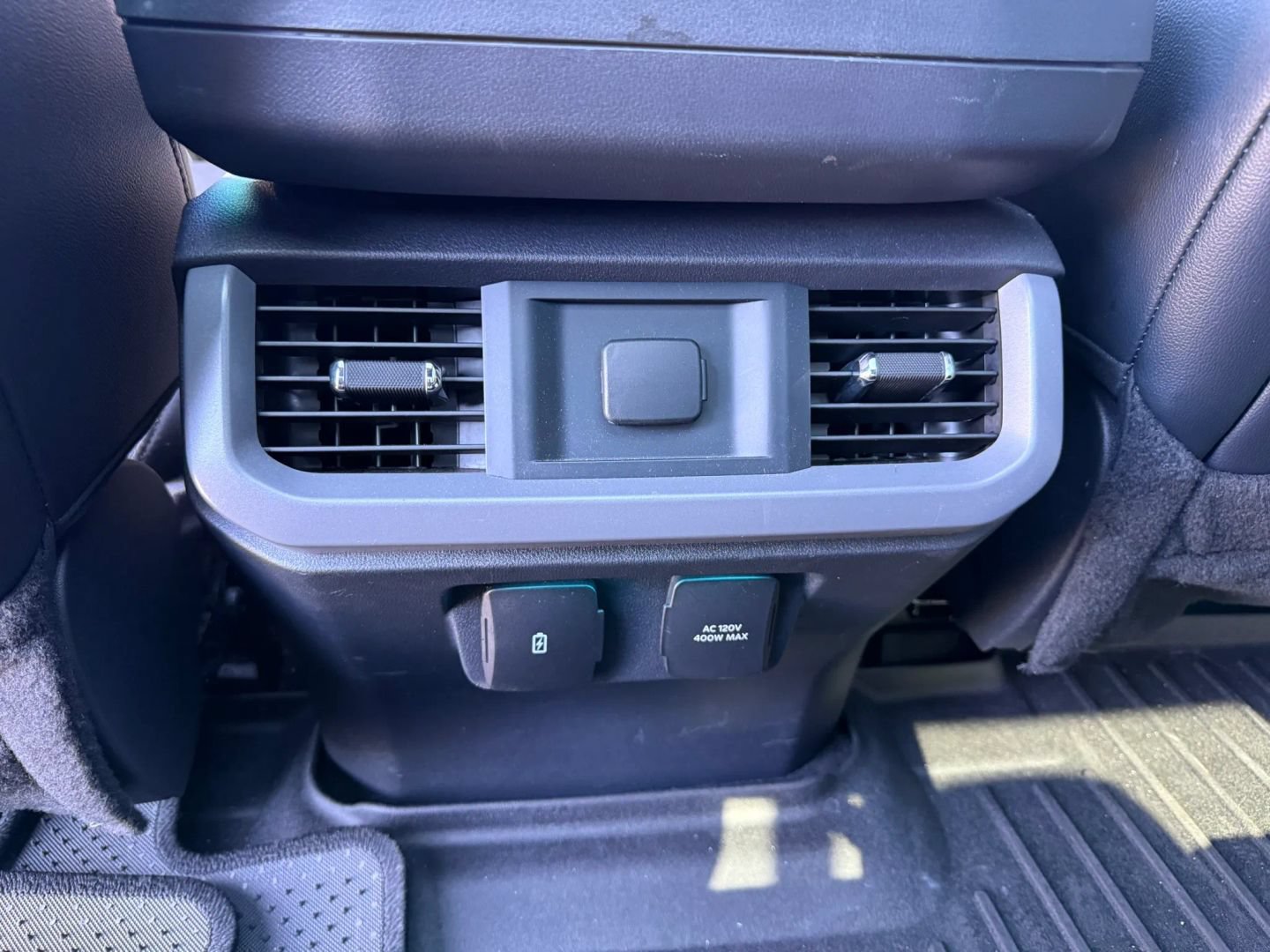 Used 2024 Ford F150 Lariat w/ Tow/Haul Package AWD/4WD image 32