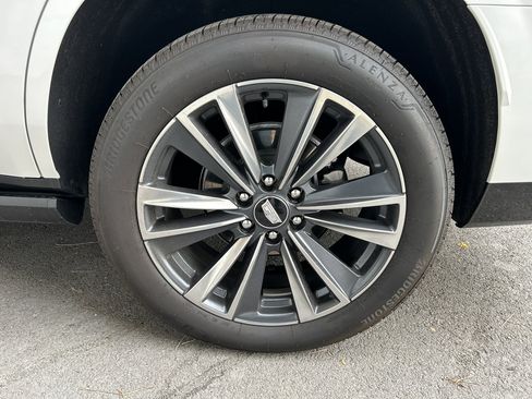 Certified 2025 Cadillac Escalade Sport Platinum image 5