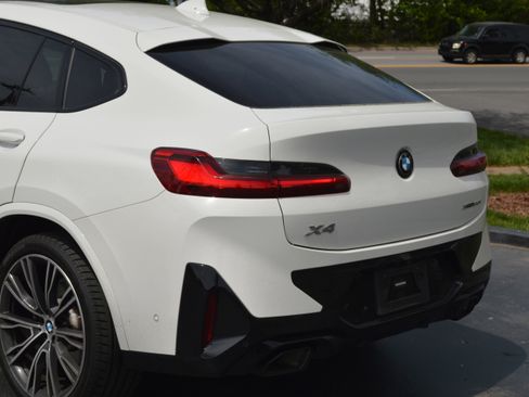 Used 2023 BMW X4 xDrive30i w/ M Sport Package image 3