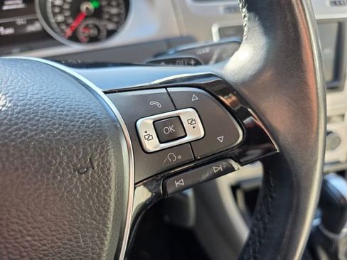 Used 2016 Volkswagen Golf Limited Edition image 26