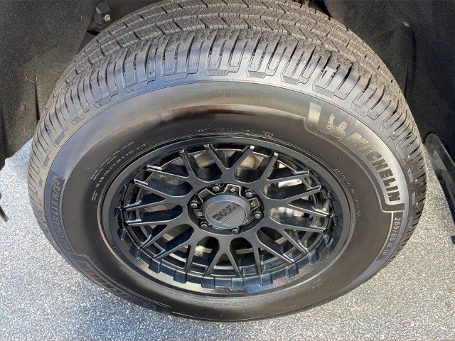 Used 2021 Chevrolet Silverado 1500 LT RWD image 10