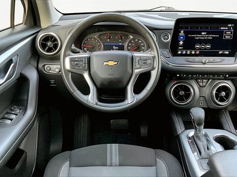 Used 2023 Chevrolet Blazer LT image 5