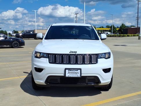 Used 2021 Jeep Grand Cherokee Laredo X AWD/4WD image 8