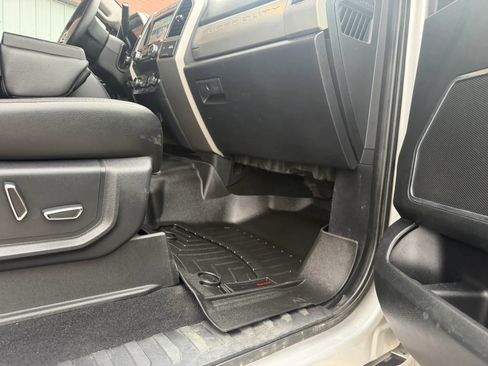 Used 2019 Ford F250 Lariat w/ Lariat Ultimate Package AWD/4WD image 13