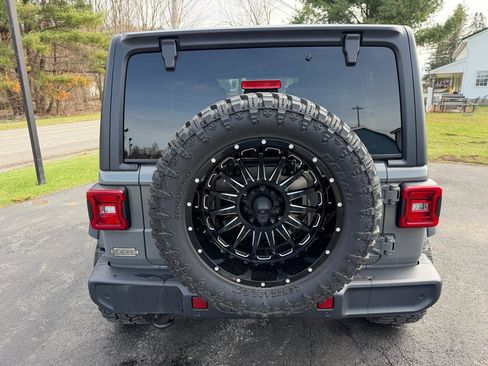 Used 2020 Jeep Wrangler Unlimited Sport image 12