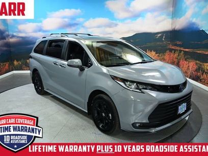 Used 2025 Toyota Sienna XLE Woodland Edition