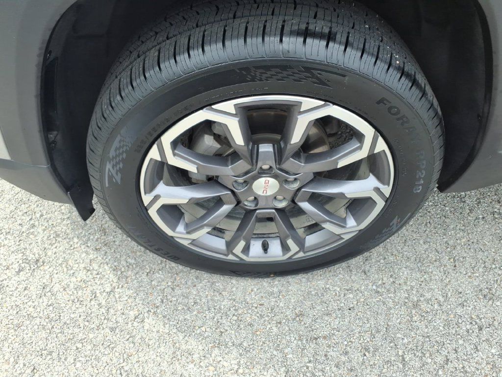 Used 2026 GMC Terrain Elevation w/ Elevation Premium Package FWD image 5