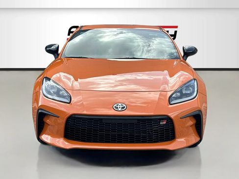Used 2023 Toyota GR86 10th Anniversary SE RWD image 2