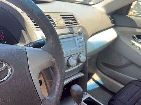 Used 2011 Toyota Camry LE FWD image 8