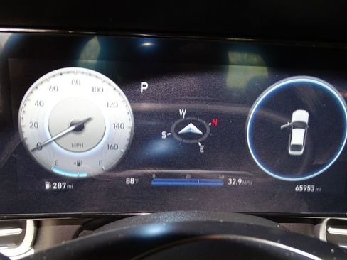 Used 2023 Hyundai Elantra Limited w/ Cargo Package FWD image 17