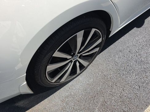 Used 2022 Nissan Altima 2.5 SR FWD image 9