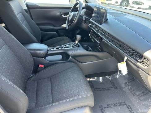 Used 2026 Honda HR-V LX image 9