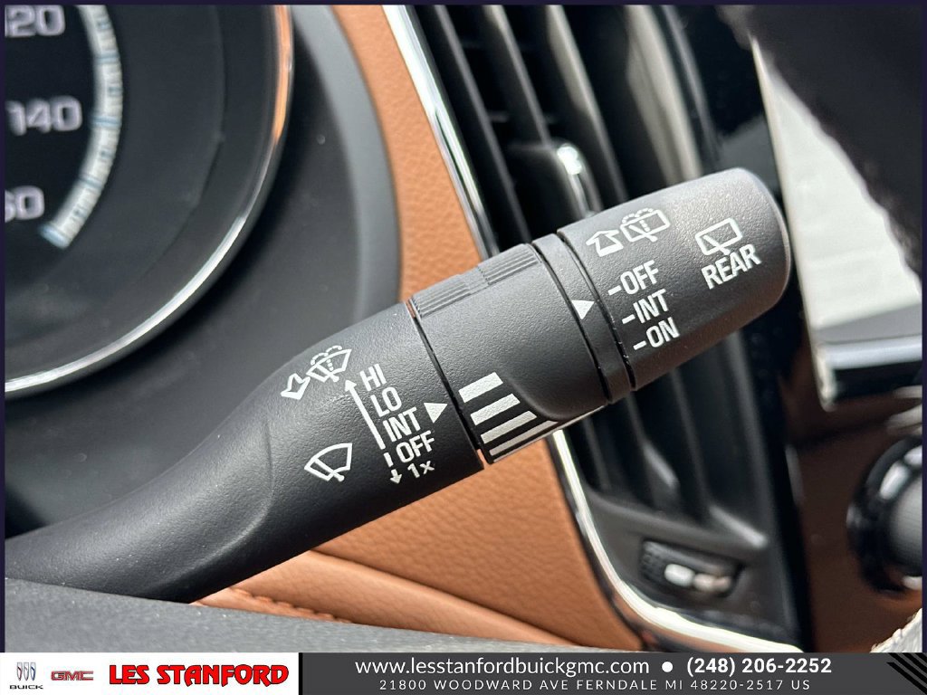 Used 2017 Chevrolet Cruze Premier FWD image 25