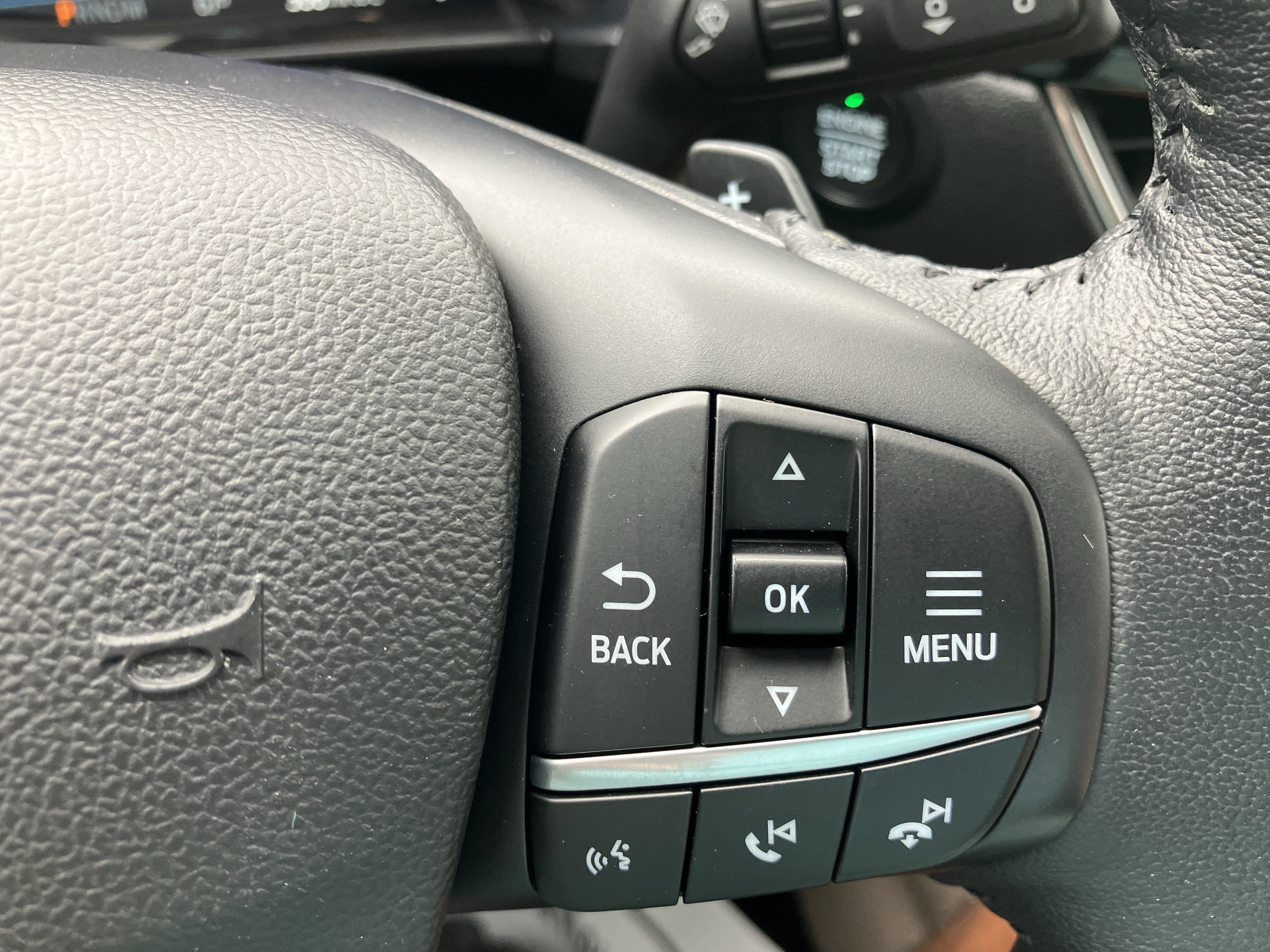 Used 2020 Ford Escape Titanium AWD/4WD image 22