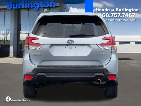 Used 2023 Subaru Forester Limited AWD/4WD image 5