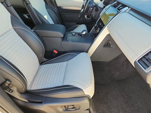 Used 2023 Land Rover Discovery S R-Dynamic image 22