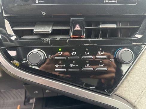 Used 2021 Toyota Camry LE image 28