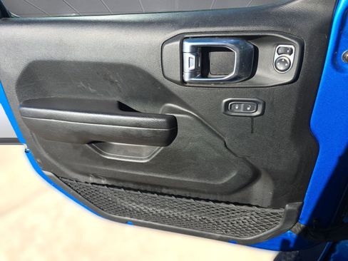 Used 2023 Jeep Gladiator Sport image 10